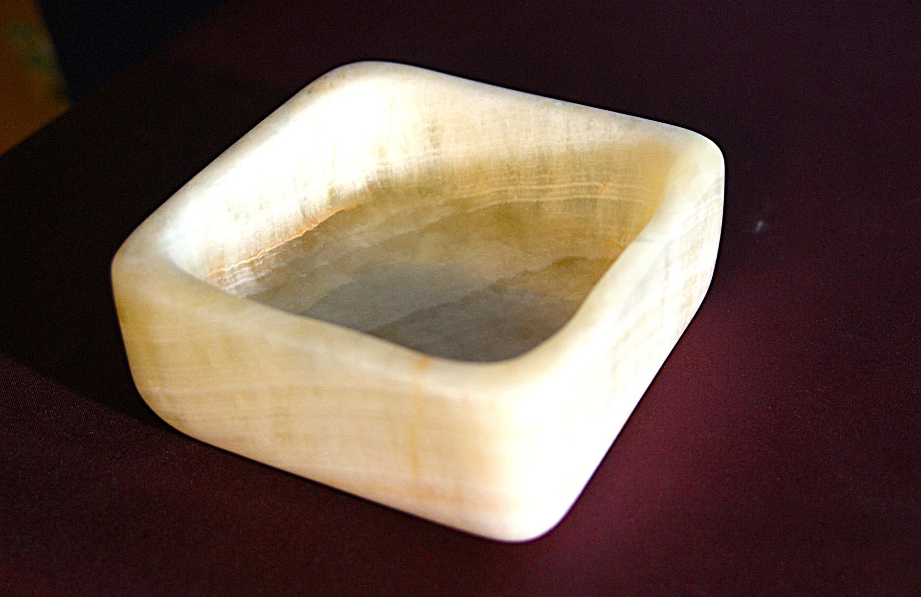 石のトレイ　天然石オニックスの四角いトレイ1枚目の画像