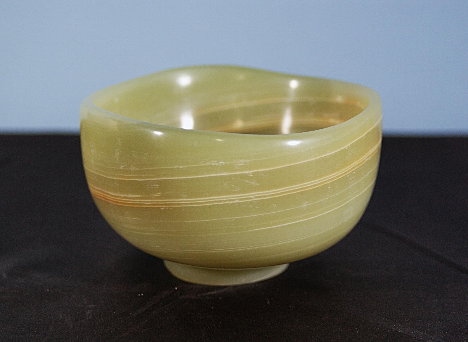 抹茶茶碗『青田道』　天然石オニックスの希少な器　花器　お部屋のオブジェ　彫刻家による手彫りの器1枚目の画像