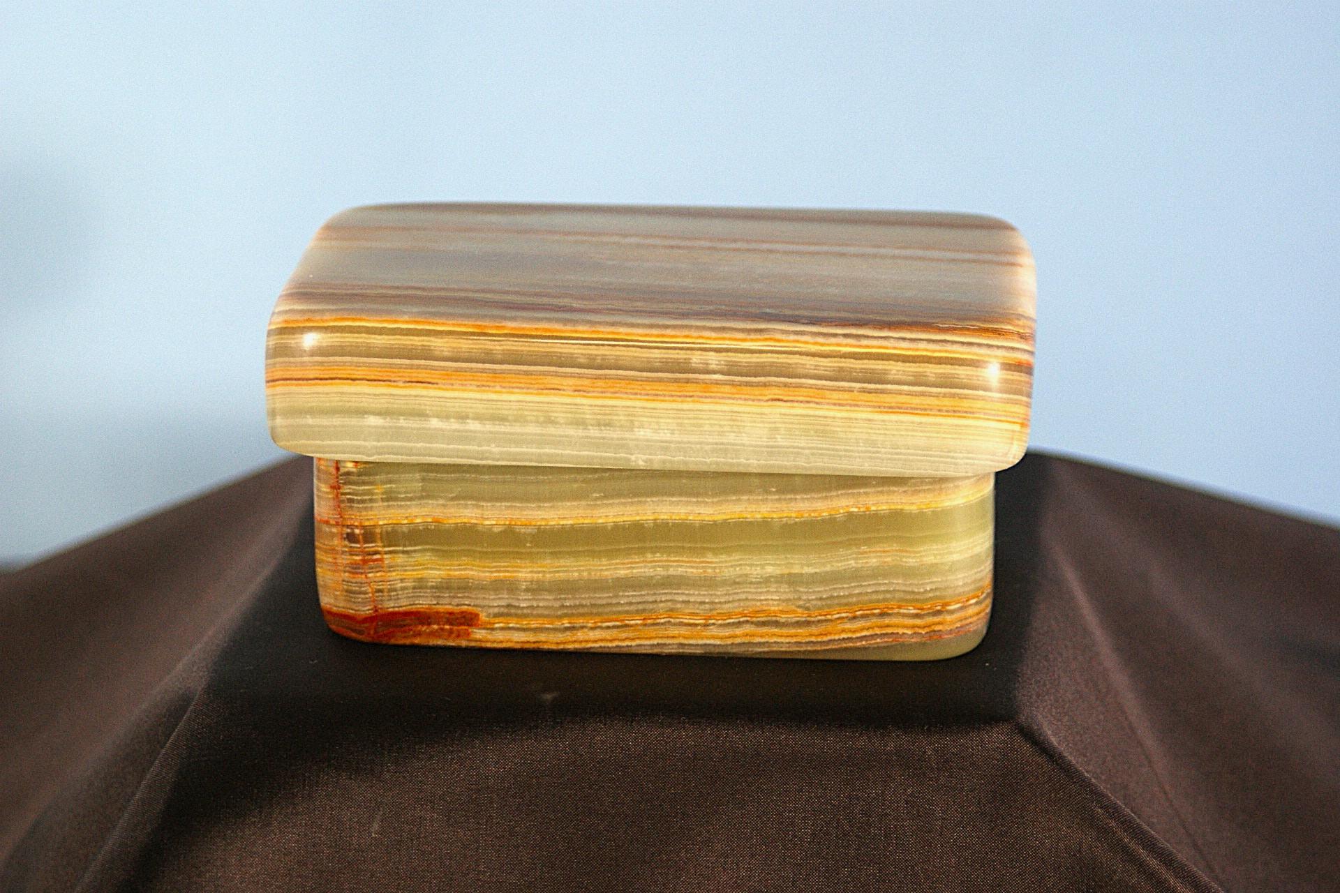 石の小箱　蓋つきトレイ　蓋つきのオニックスの小箱　宝石箱　ジュエリーボックス