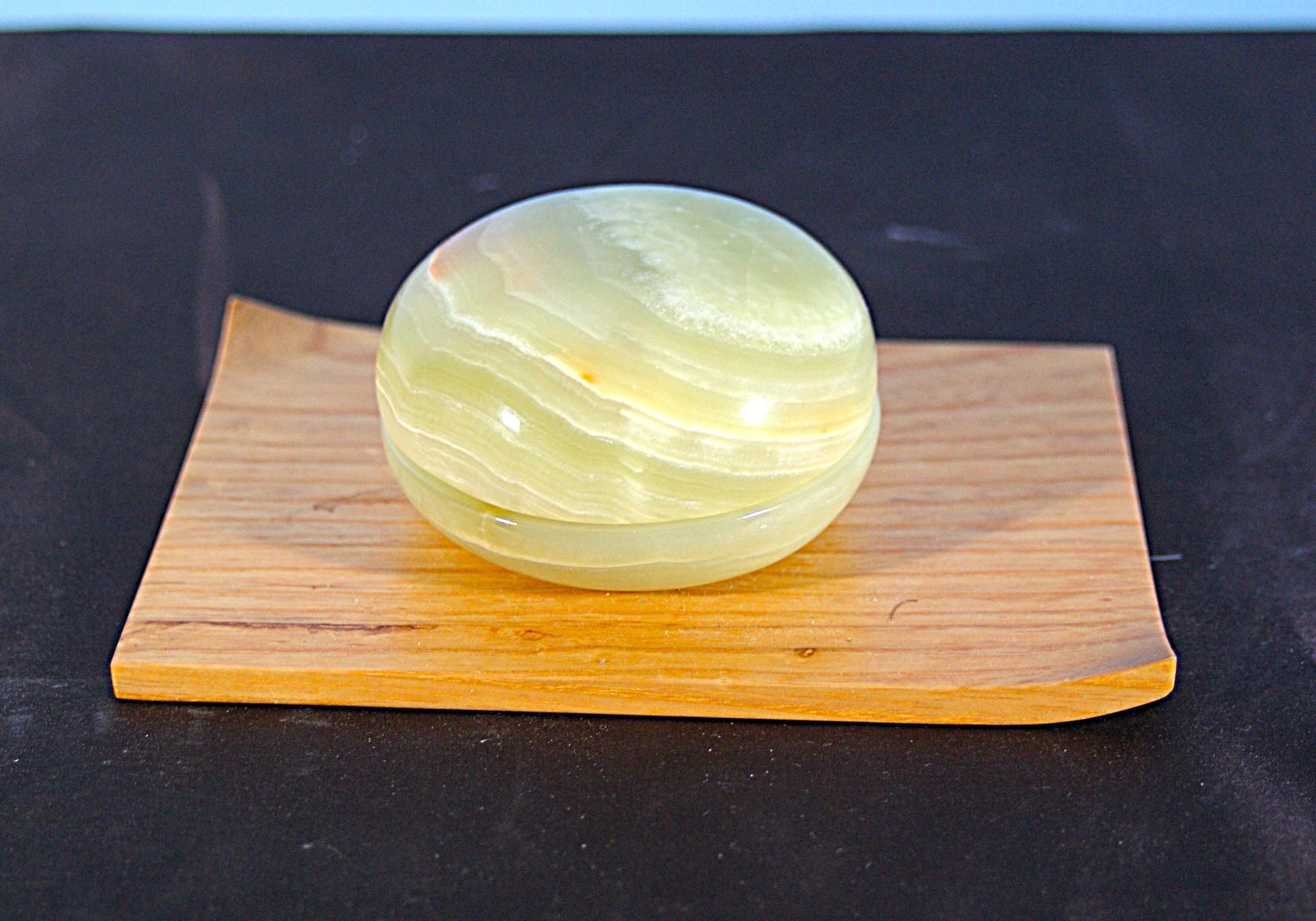 香合　『早春』　天然石オニックス（縞瑪瑙）の香合　手彫りの香合