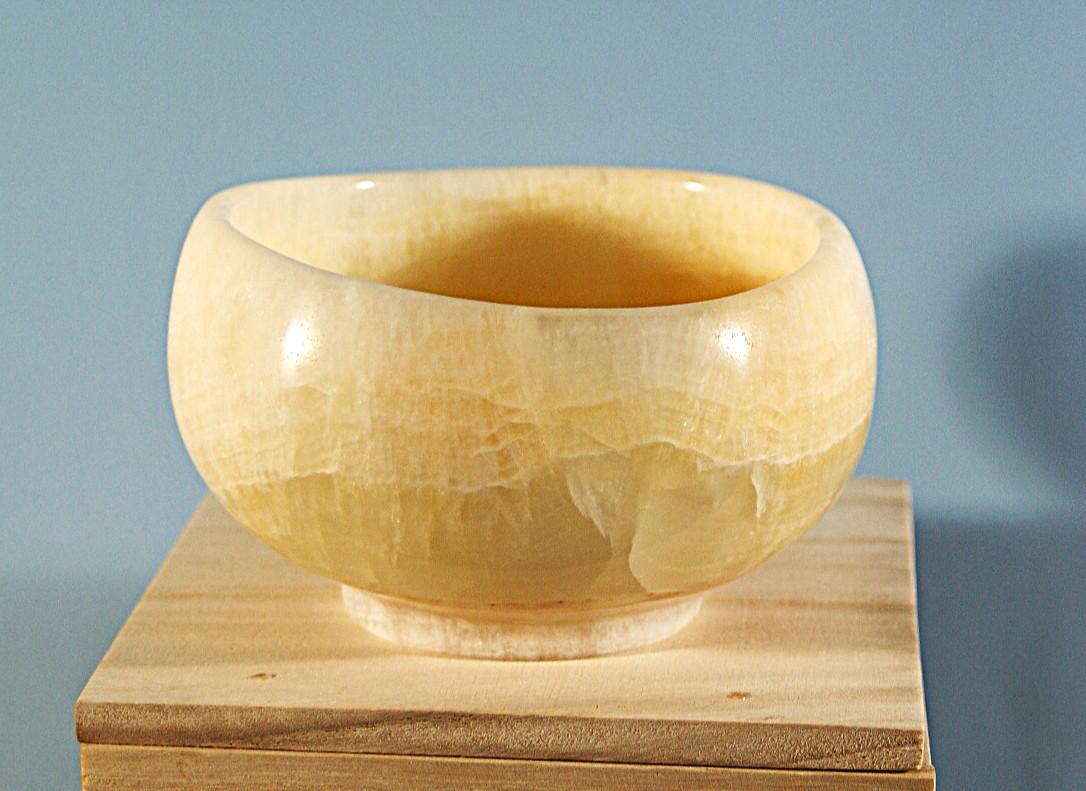 石の器　抹茶茶碗　『初釜』　天然石オニックスの希少な器　花器　お部屋のオブジェ1枚目の画像