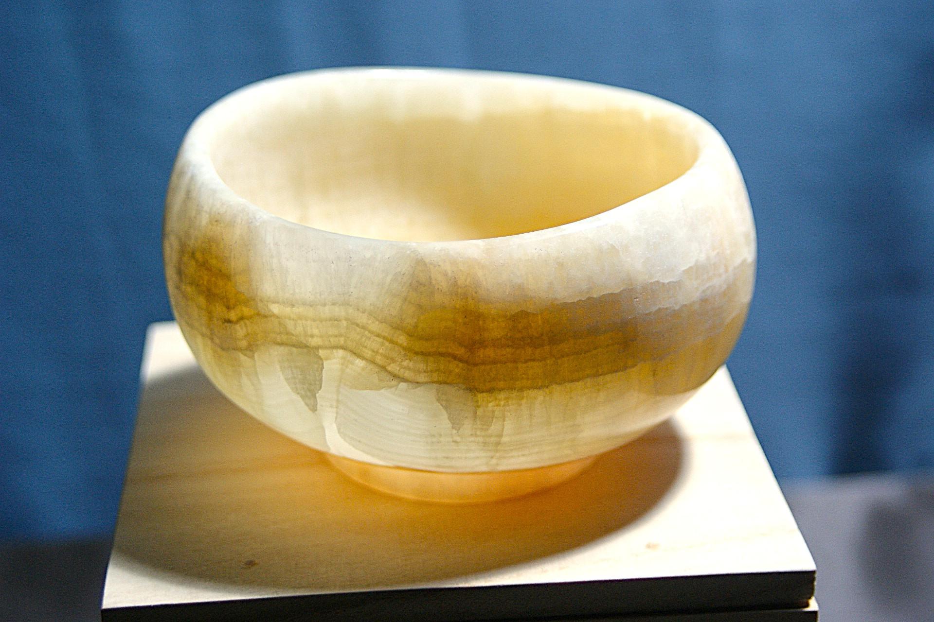 石の器　抹茶茶碗　『初釜』　天然石オニックスの希少な器　花器　お部屋のオブジェ | 2枚目